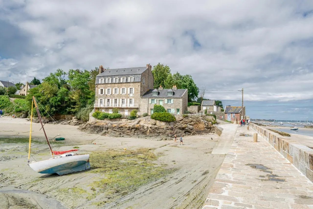 Saint Jacut De La Mer, Maison Avec Jardin. France